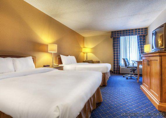 Econo Lodge Inn & Suites Norton Exterior photo